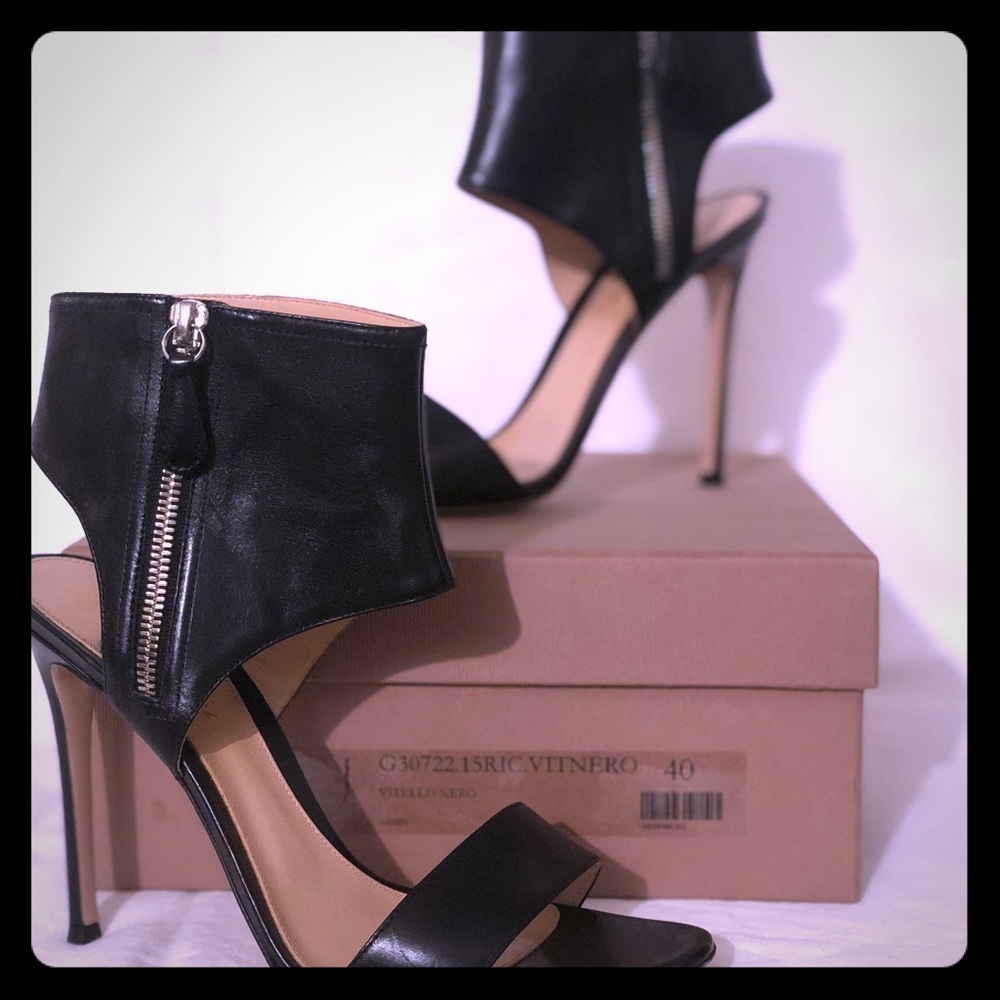 Gianvito Rossi - Gladiator Sandal Black Learher
